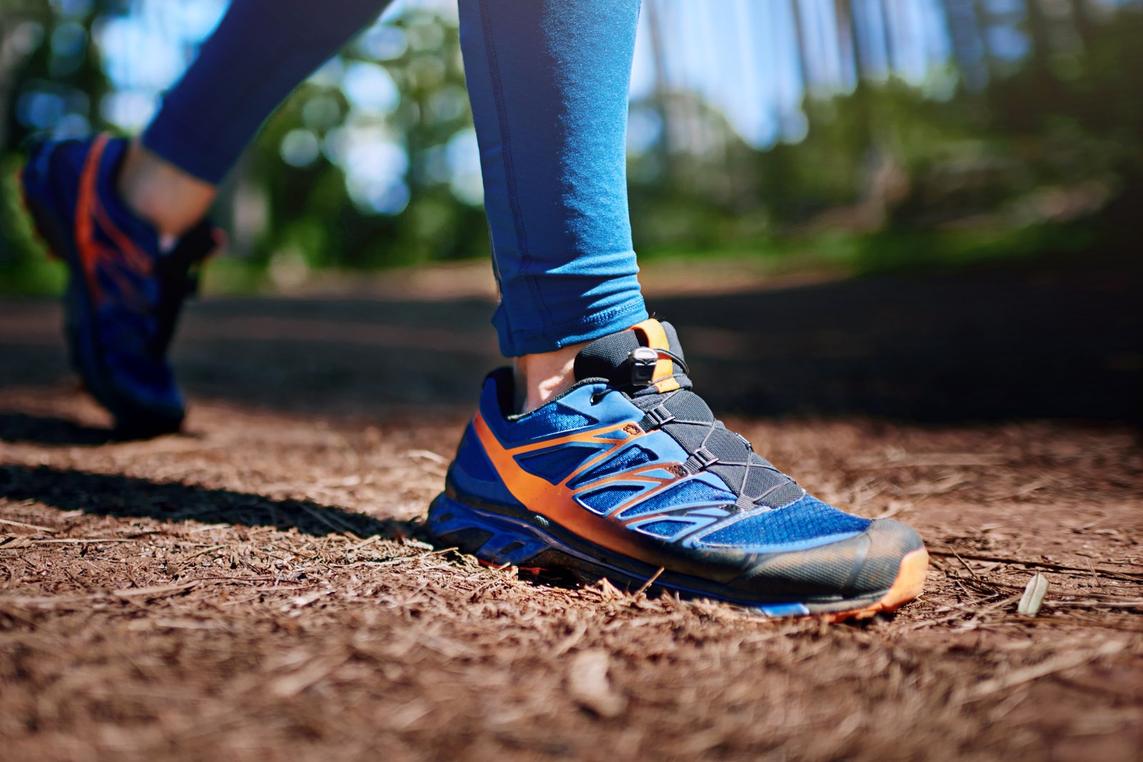 Comparison of trail running shoes and road running shoes